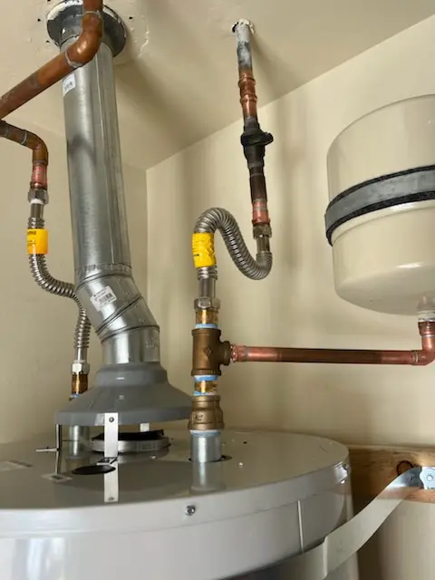Water heater installation and plumbing repair in Primera